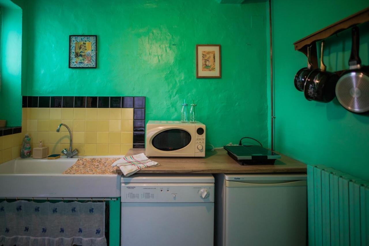 The Vintage Bed And Broc' Apartment